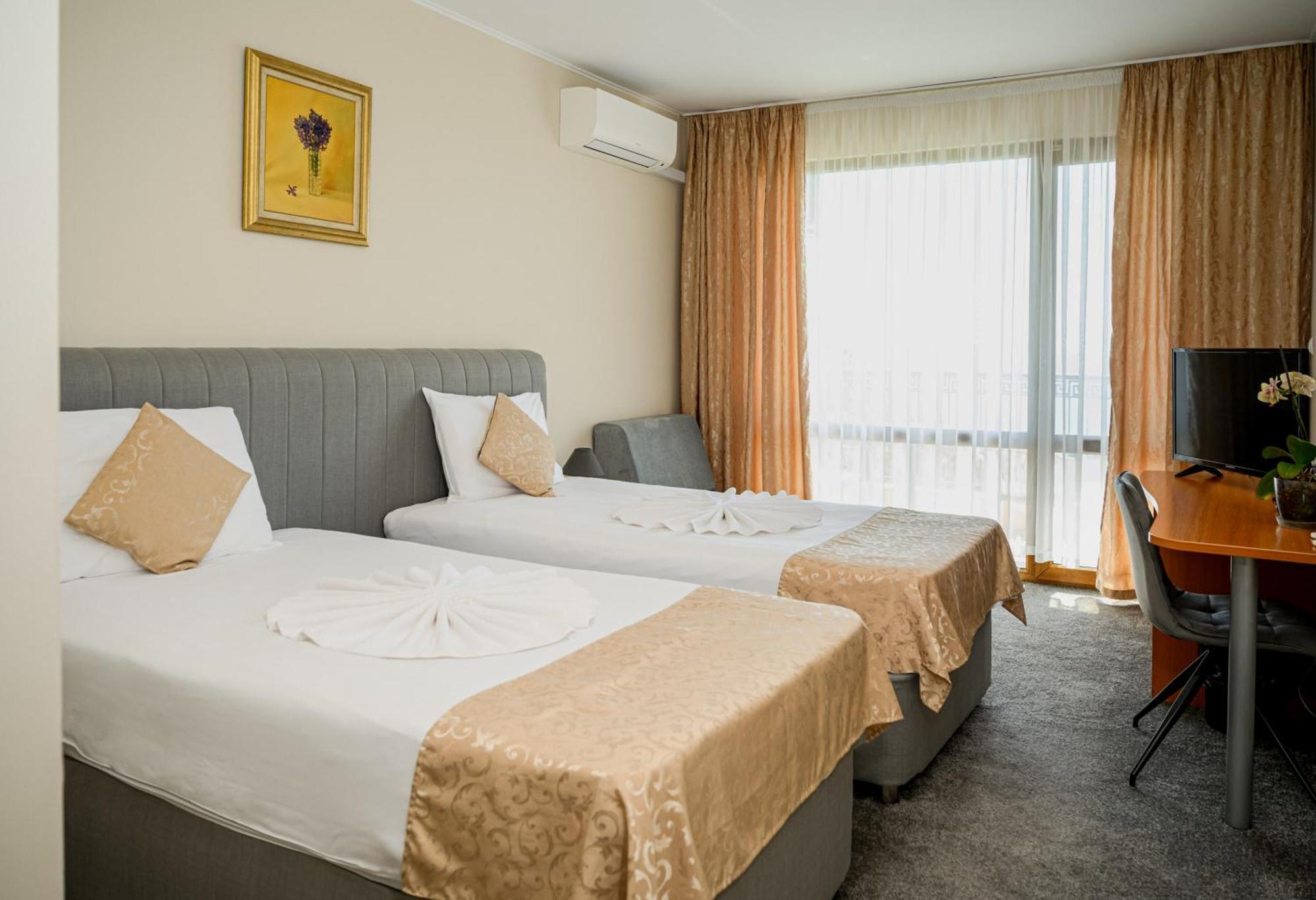 פומורי Paradise Hotel & Relax Center מראה חיצוני תמונה